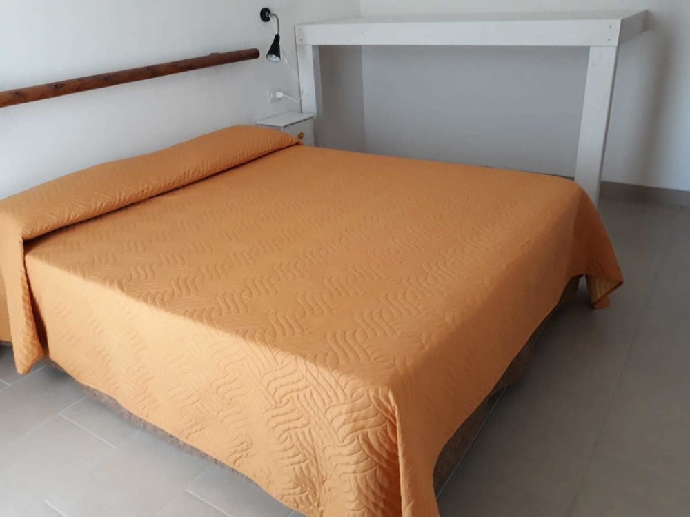 Classic Double Room, 1 Queen Bed, Garden View