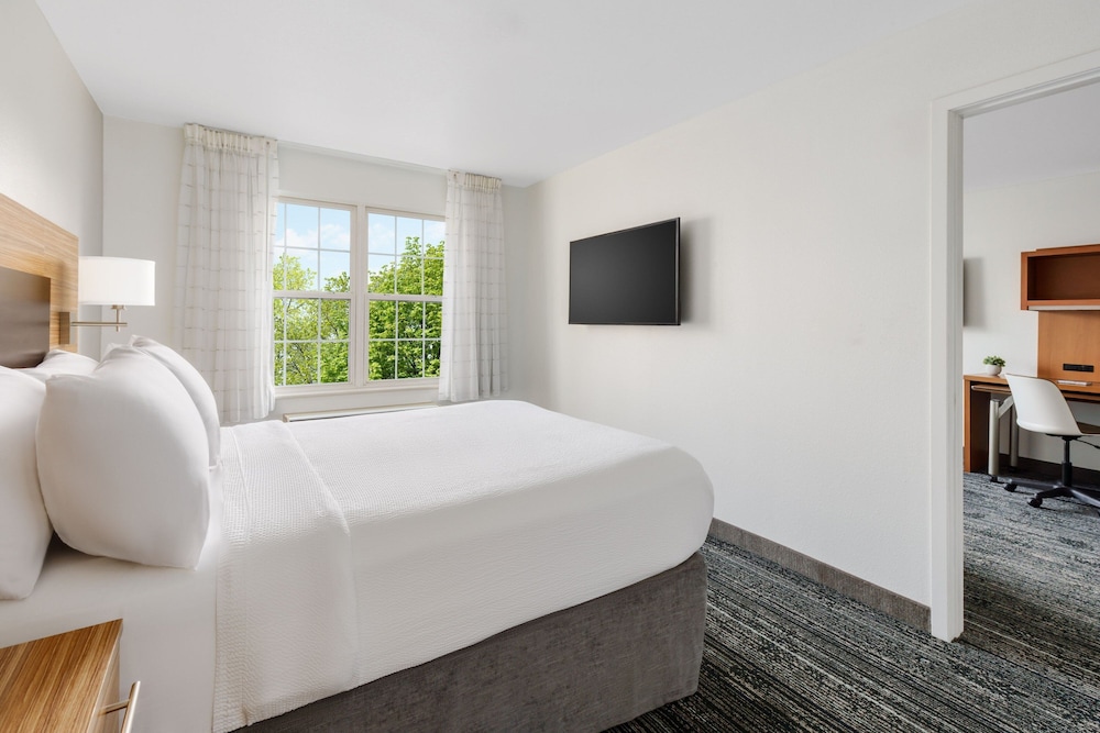 Suite, 1 Bedroom - Photo 3