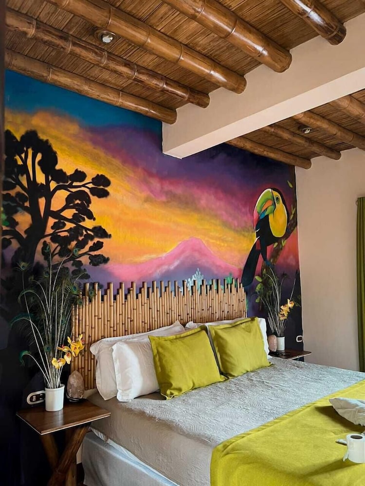 Luxury Single Room, Garden View