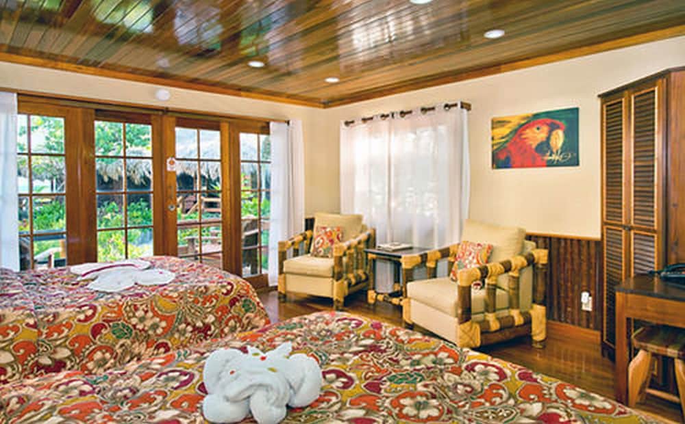 Jungle Deluxe, 2 Queen Beds photo 2