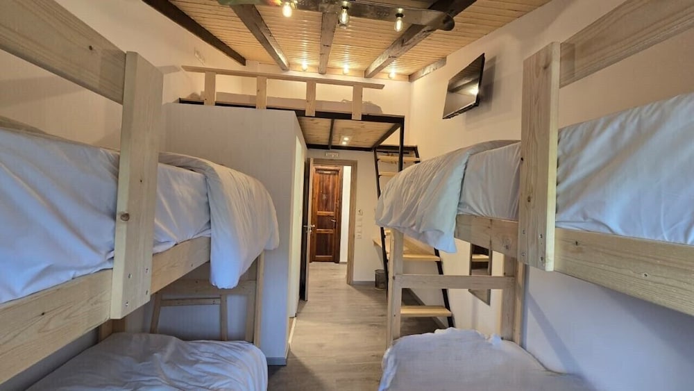 Classic Shared Dormitory, Mountain View