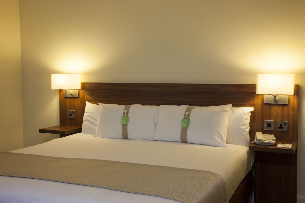 Standard Room, 1 King Bed with Sofa bed - Photo 3
