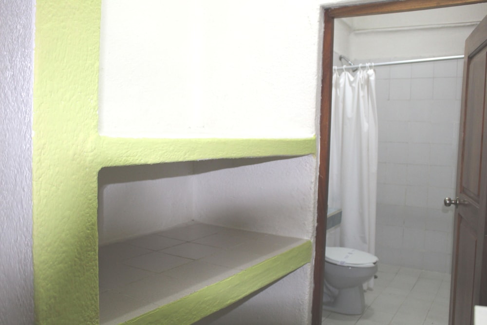 Family Triple Room, Multiple Bedrooms, Smoking, Private Bathroom photo 3