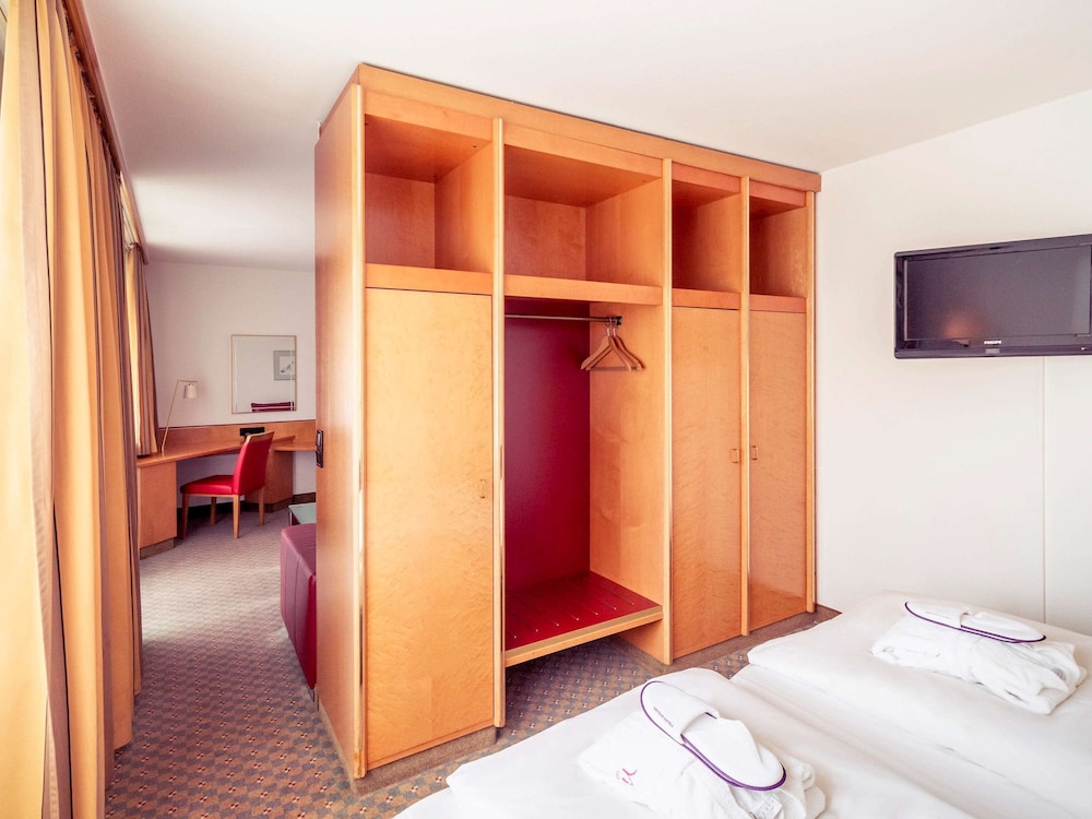 Privilege, Suite, 1 King Bed - Photo 5