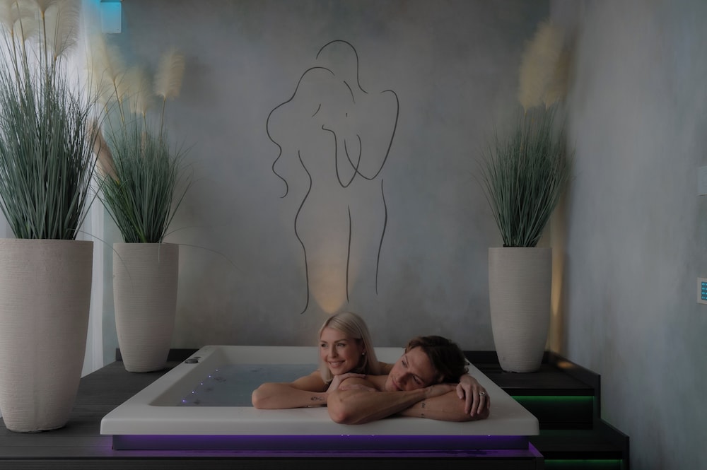 Suite Emotion with Whirpool photo 3