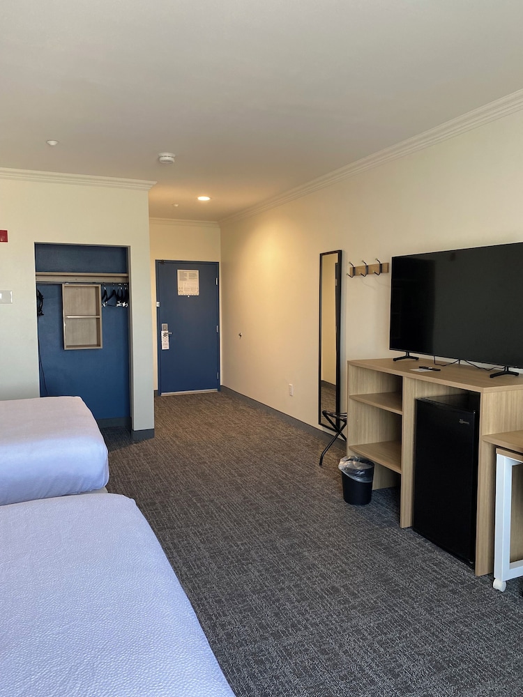 Room, 2 Queen Beds, Accessible (Hearing)