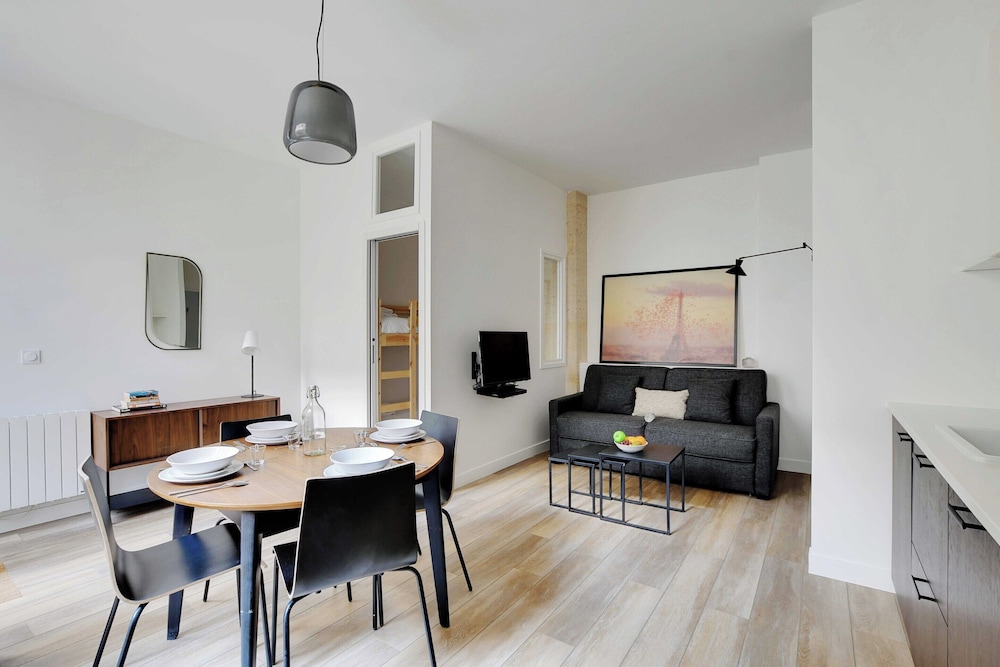 Apartment photo 1