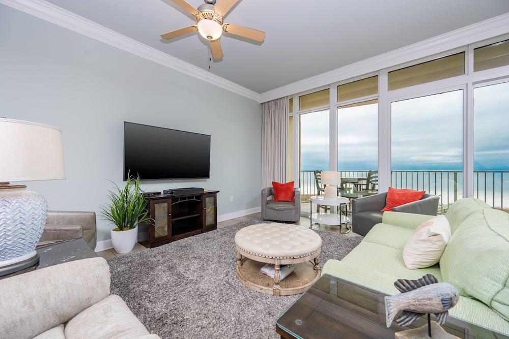 Condo, 2 Bedrooms