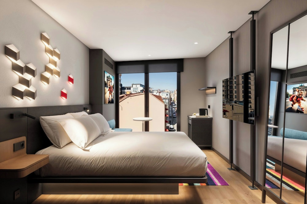 Room, 1 King Bed, City View photo 3