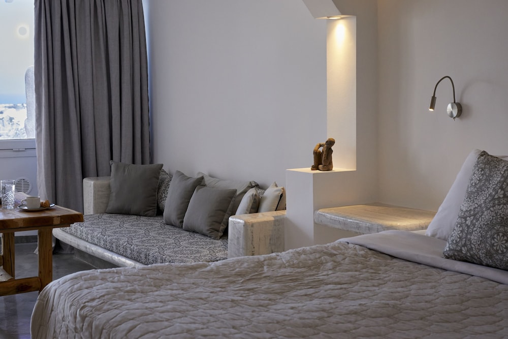 Elegant Suite Caldera View - Photo 2