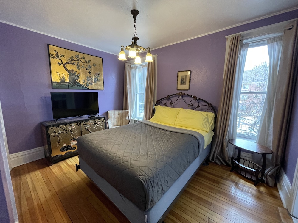 Alice Suite 25