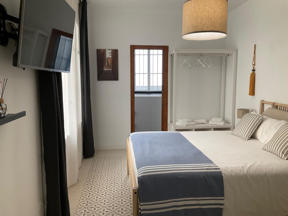 Superior Double Room, Private Bathroom (Mostaza)