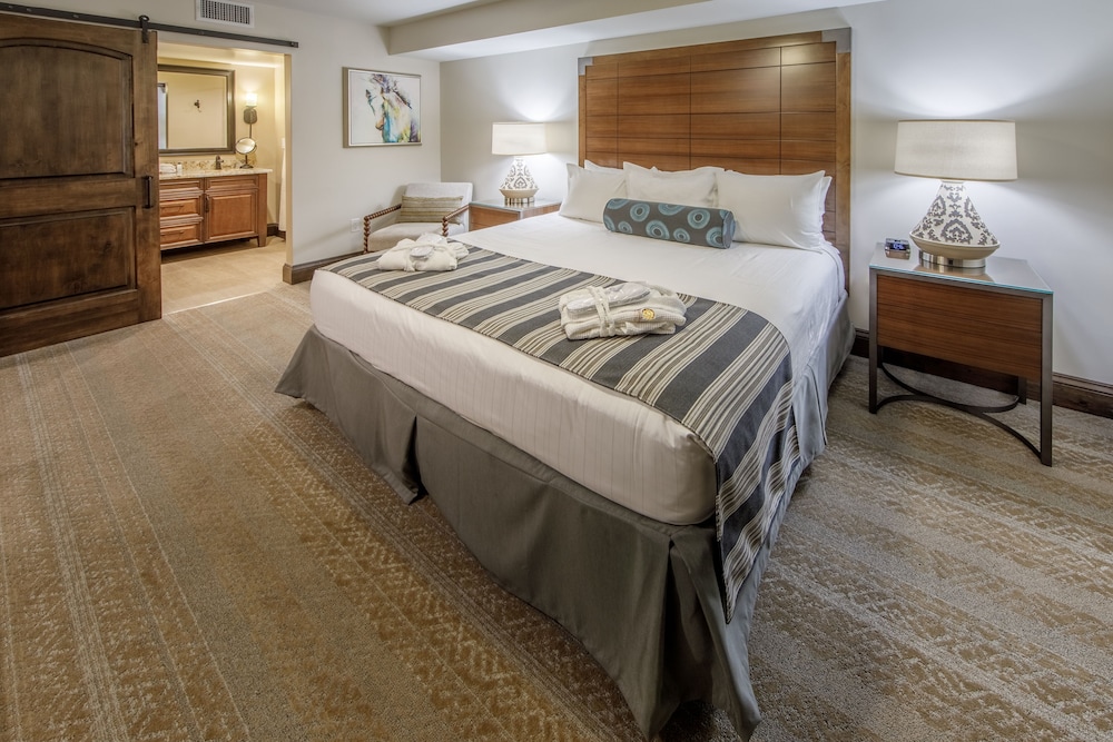 Signature Room, 2 Bedrooms, Non Smoking - Photo 10