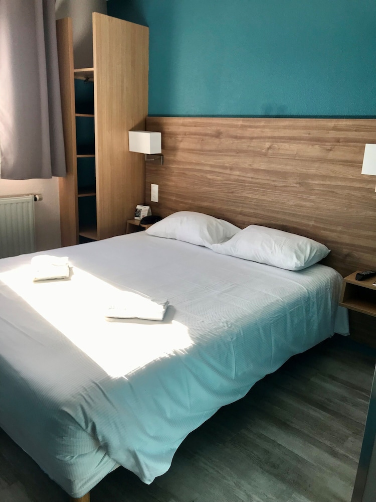 Standard Double Room - Photo 4