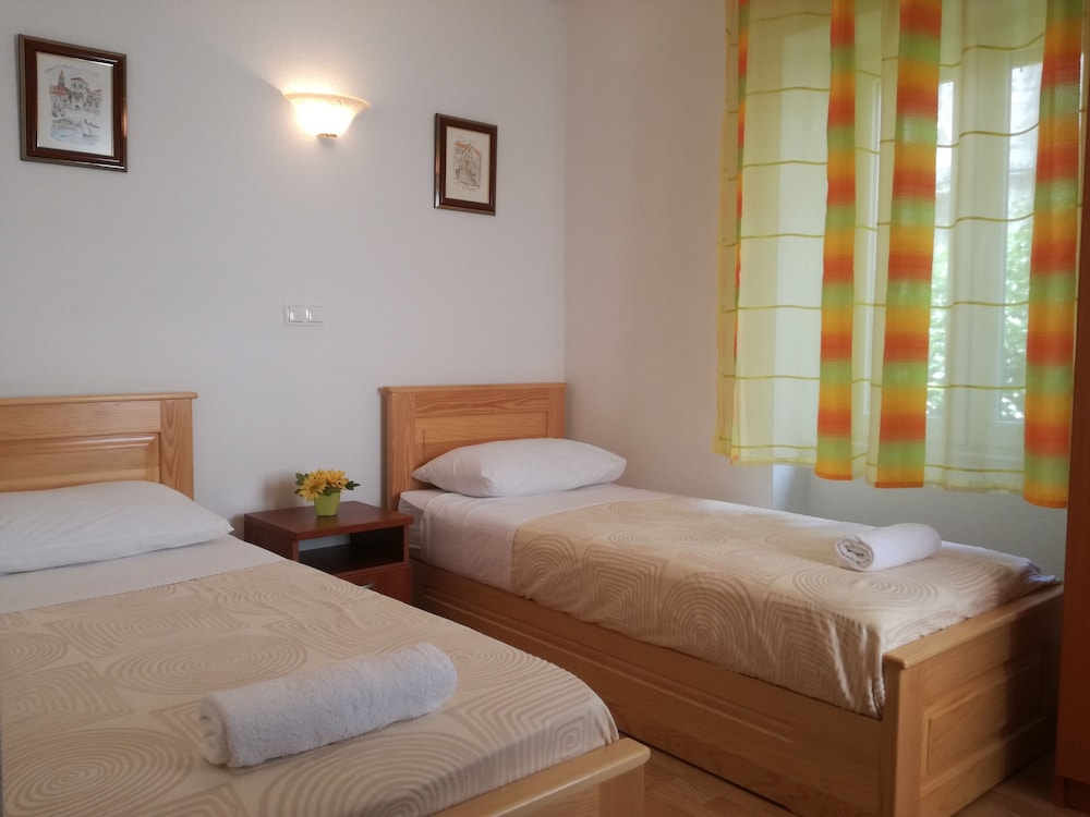 Standard Double Room, 2 Twin Beds