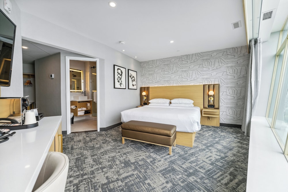 Full Fallsview Room photo 1