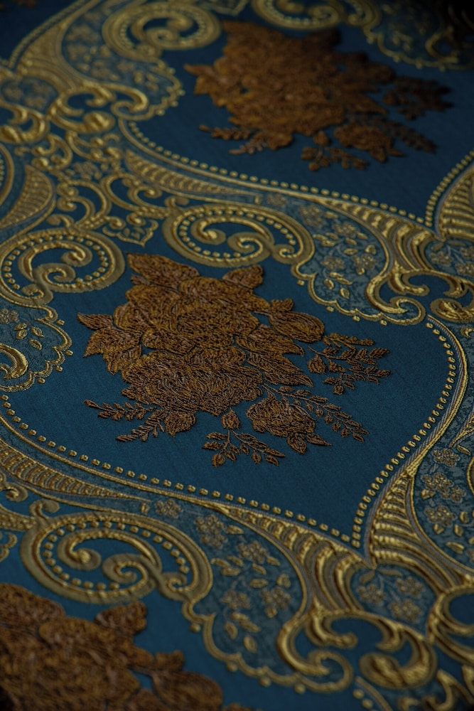 Superior Suite - Photo 17