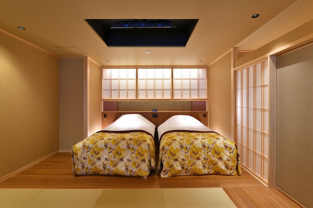Spacious Japanese-Western style room with open-air bath, Non Smoking photo 3