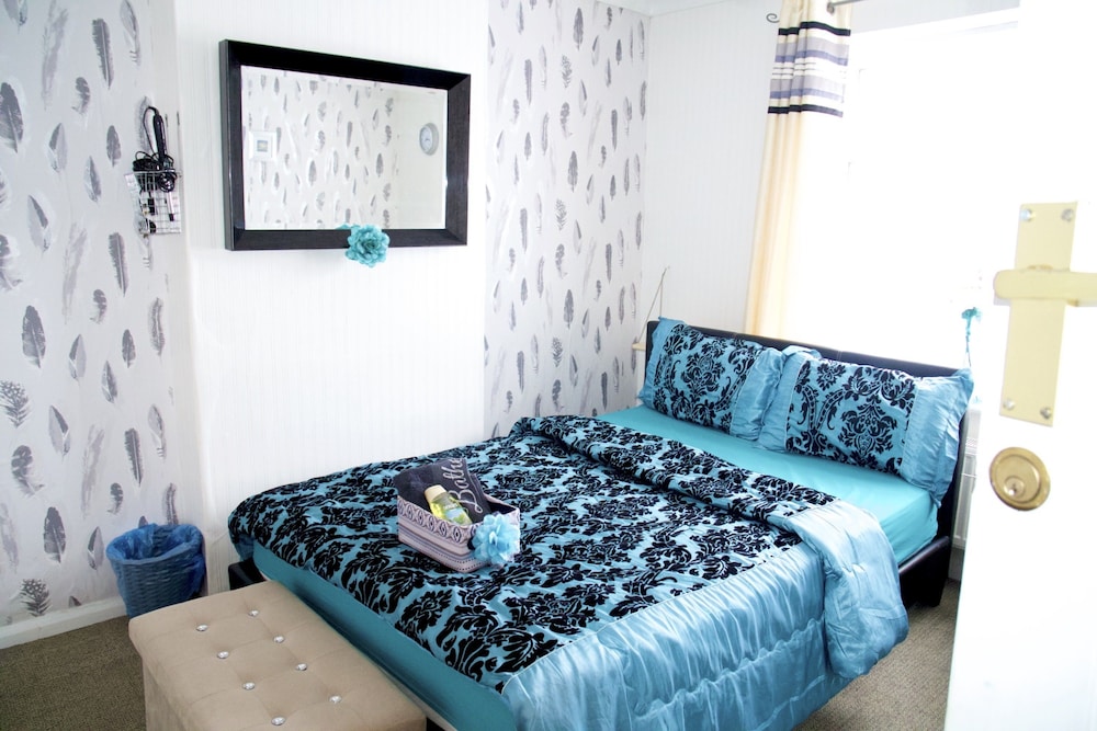 Standard Double Room, Shared Bathroom photo 1