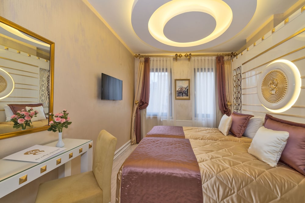 Superior Double or Twin Room photo 3