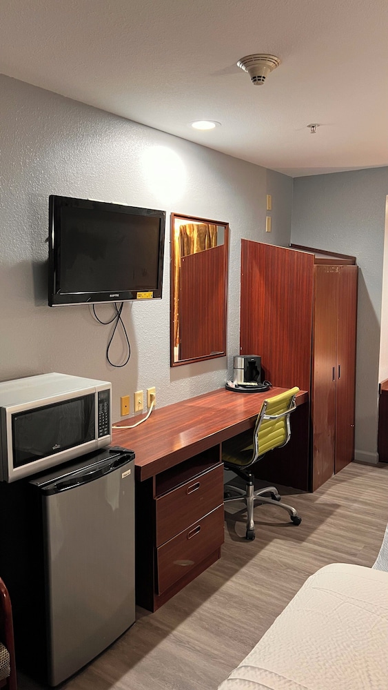 Basic Double Room photo 2