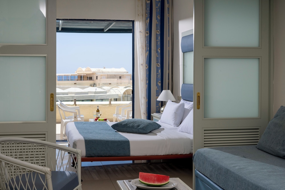 Superior Family Room With Sea View photo 2