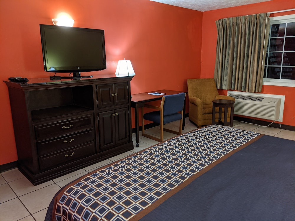 Standard Room, 1 King Bed, Non Smoking photo 2