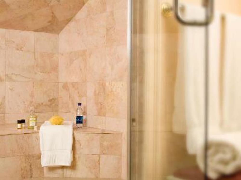 Standard Double Room, Ensuite (05 Winter Garden Suite) photo 2
