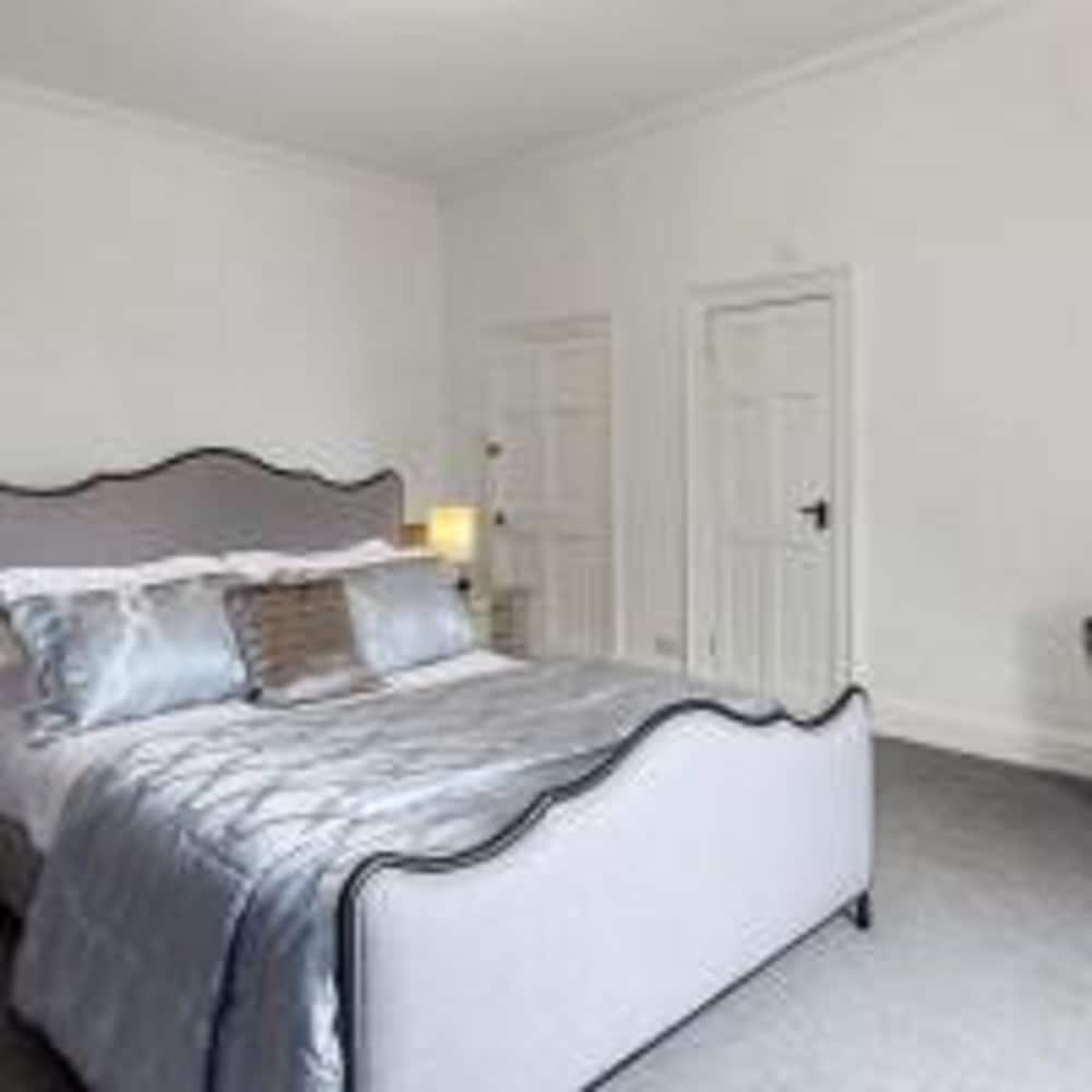House, 4 Bedrooms (Newtown House) photo 2