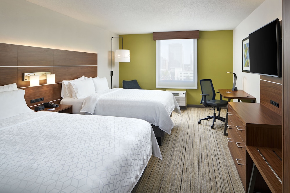 Suite, 2 Queen Beds - Photo 4