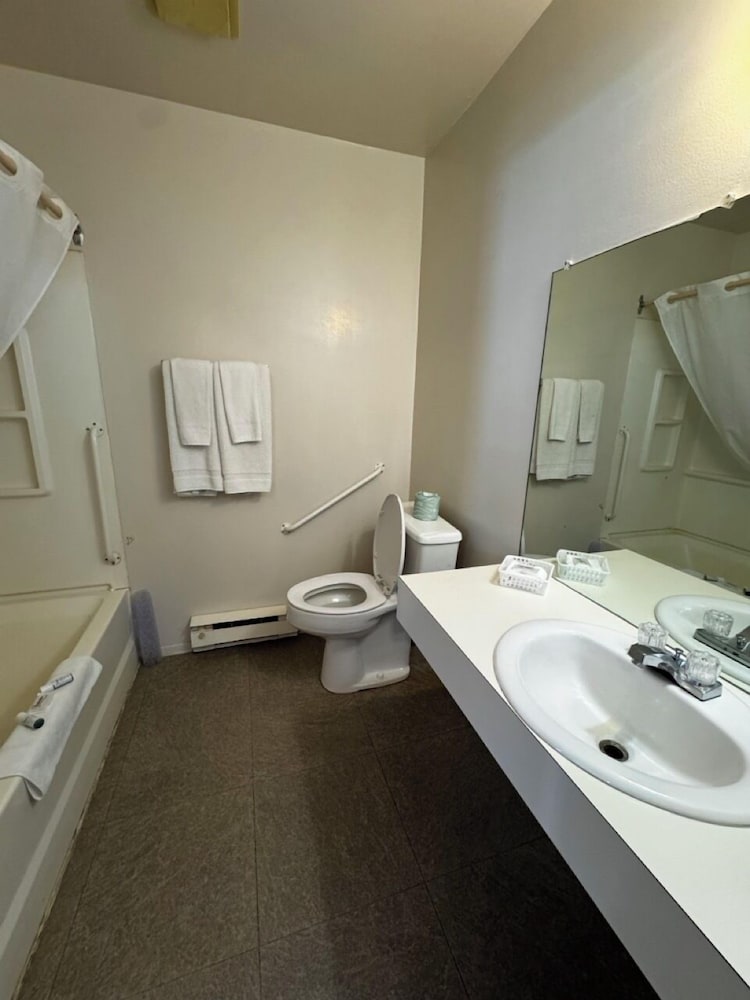 Zero-100 Motor Inn, 写真 2