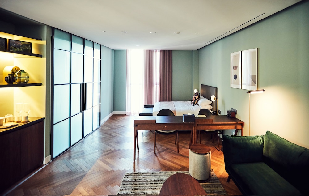 Lacasa Suite