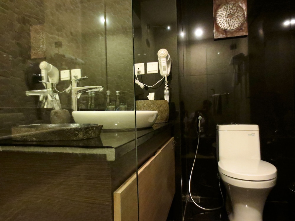 Deluxe Room - Photo 9