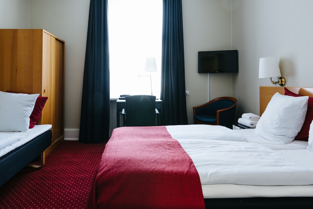 Economy Triple Room, Shared Bathroom