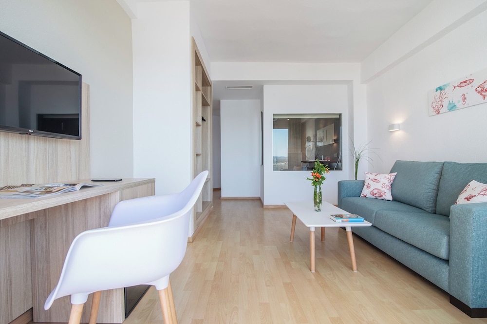 Suite - Photo 5