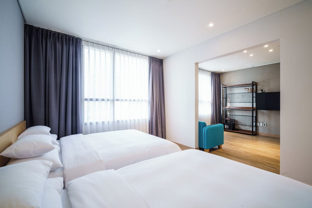Gallery Suite - Photo 3