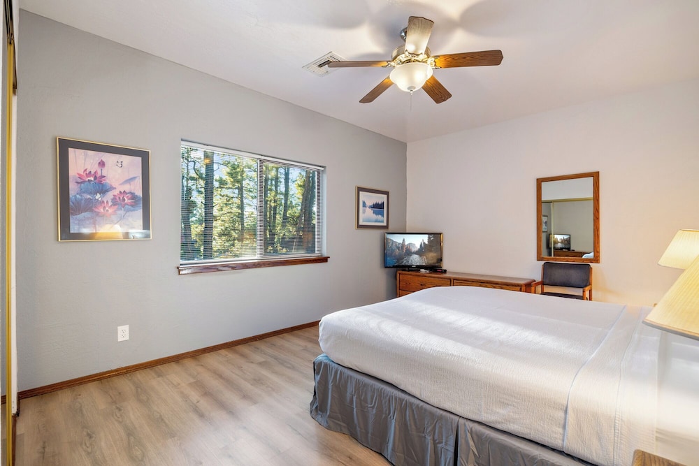 Apartment, 1 Bedroom (Pine - Santa Fe Upper) photo 1