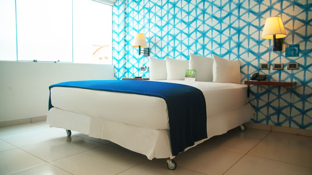 Standard Room, 1 Queen Bed - Photo 4