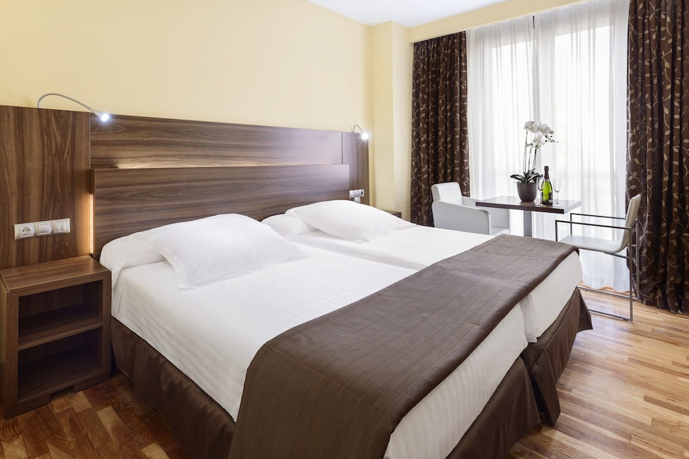 Double Room (Twin) - Photo 5