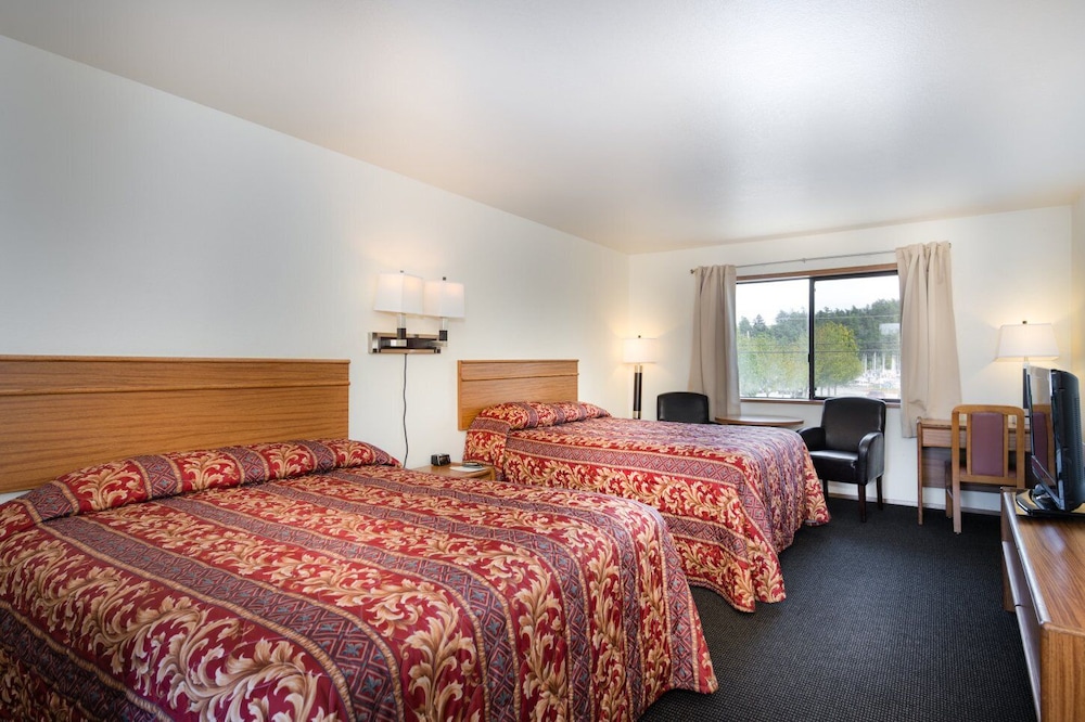 Family Single Room, 2 Queen Beds