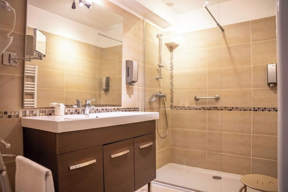 Superior Quadruple Room photo 2