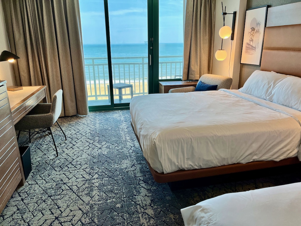 Room, 2 Queen Beds, Balcony, Oceanfront - Photo 12