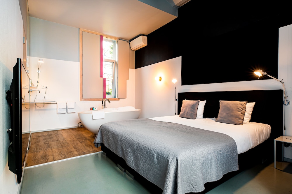 SStandard room with bath in coach house 2p. photo 1