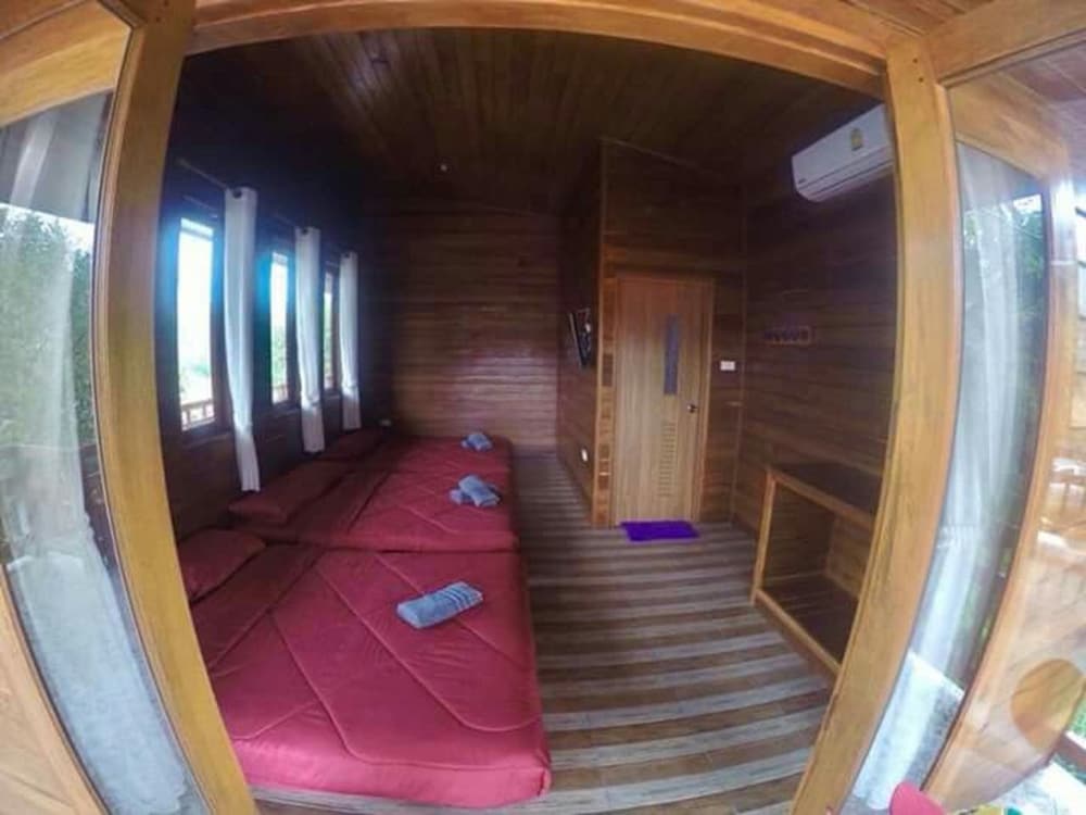 2 Bedrooms with Karaoke photo 1