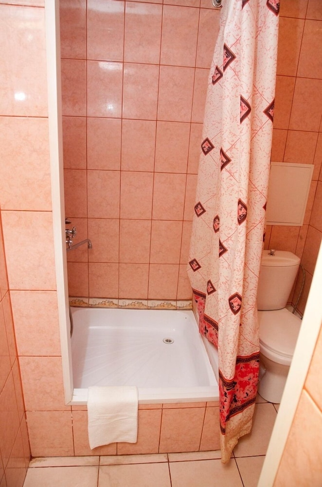 Economy Single Room, Shared Bathroom (with sink) photo 2