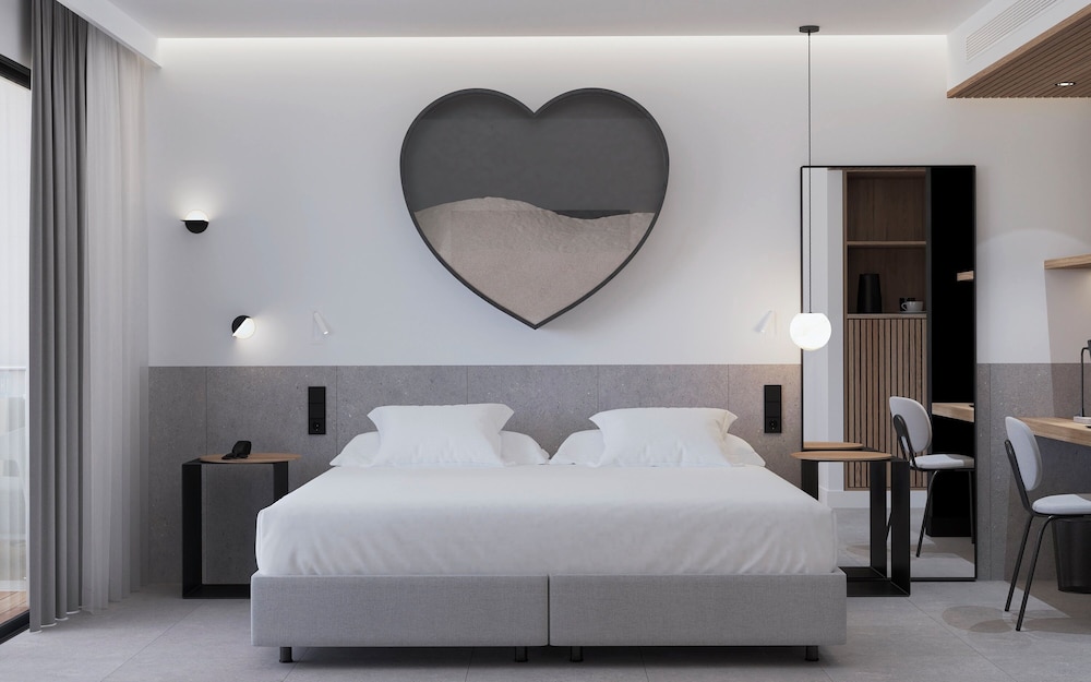 Double Room, Balcony, City View photo 2