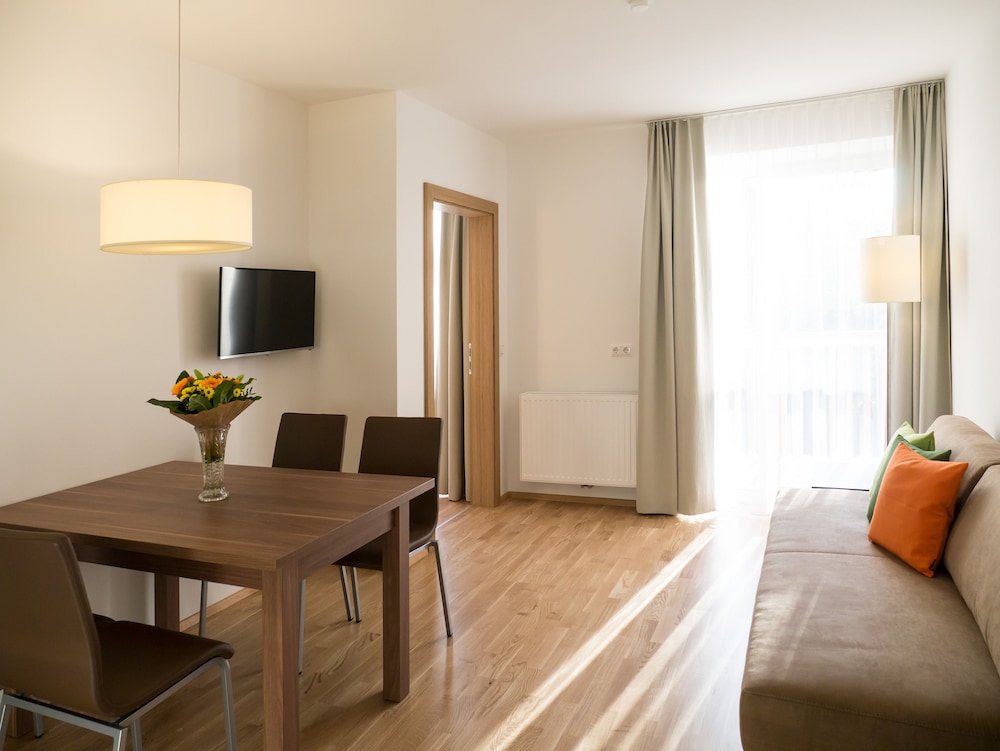 Apartment, 1 Bedroom, Kitchen, Garden View photo 2