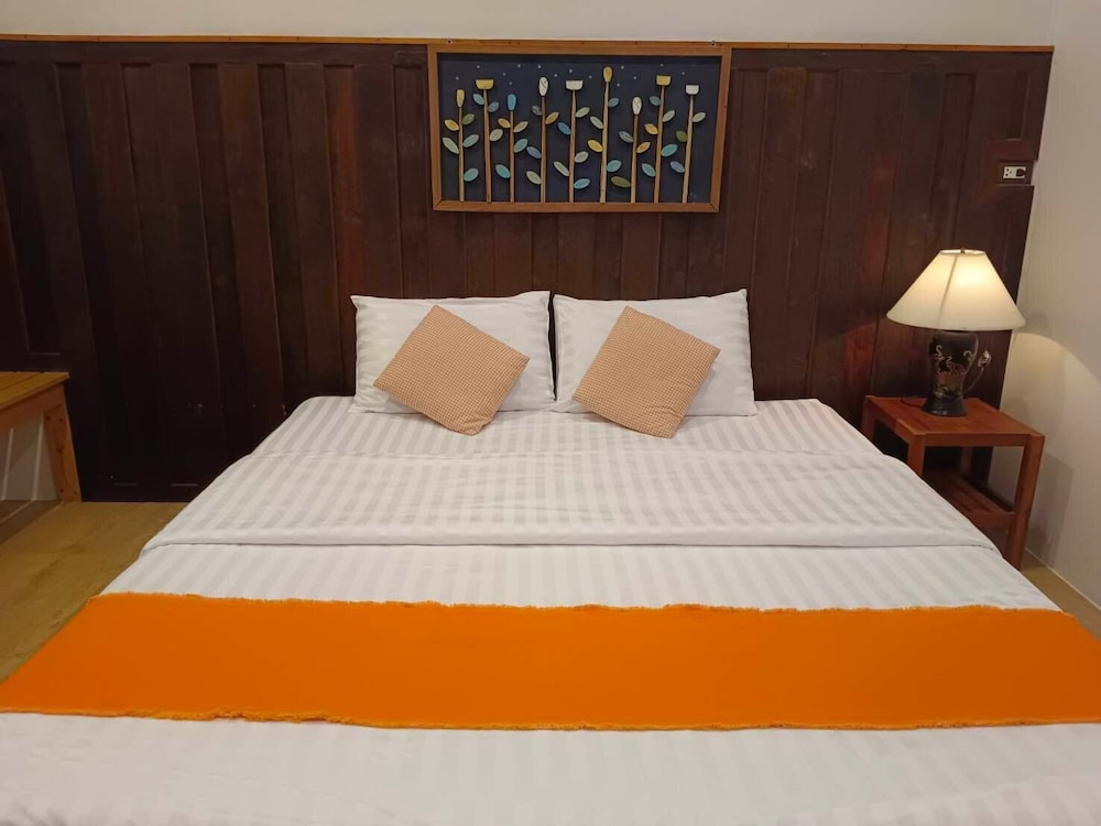 Superior Room, 1 King Bed, Non Smoking, Ensuite photo 1
