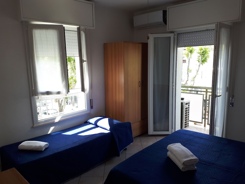 Basic Triple Room