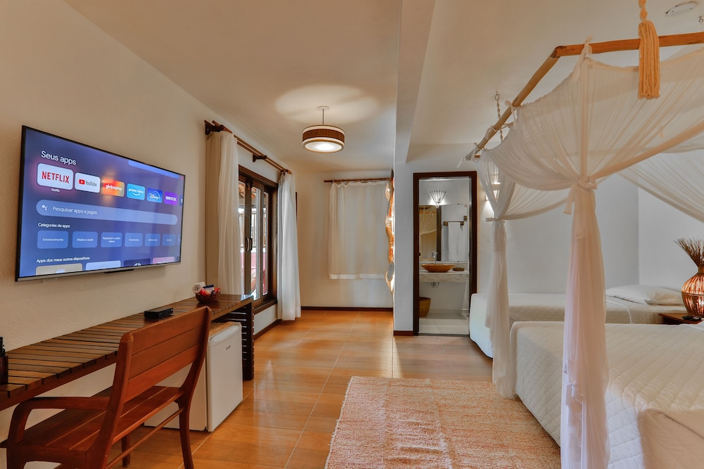 Quarto Quadruplo, com sacada, terreo, vista para o jardim